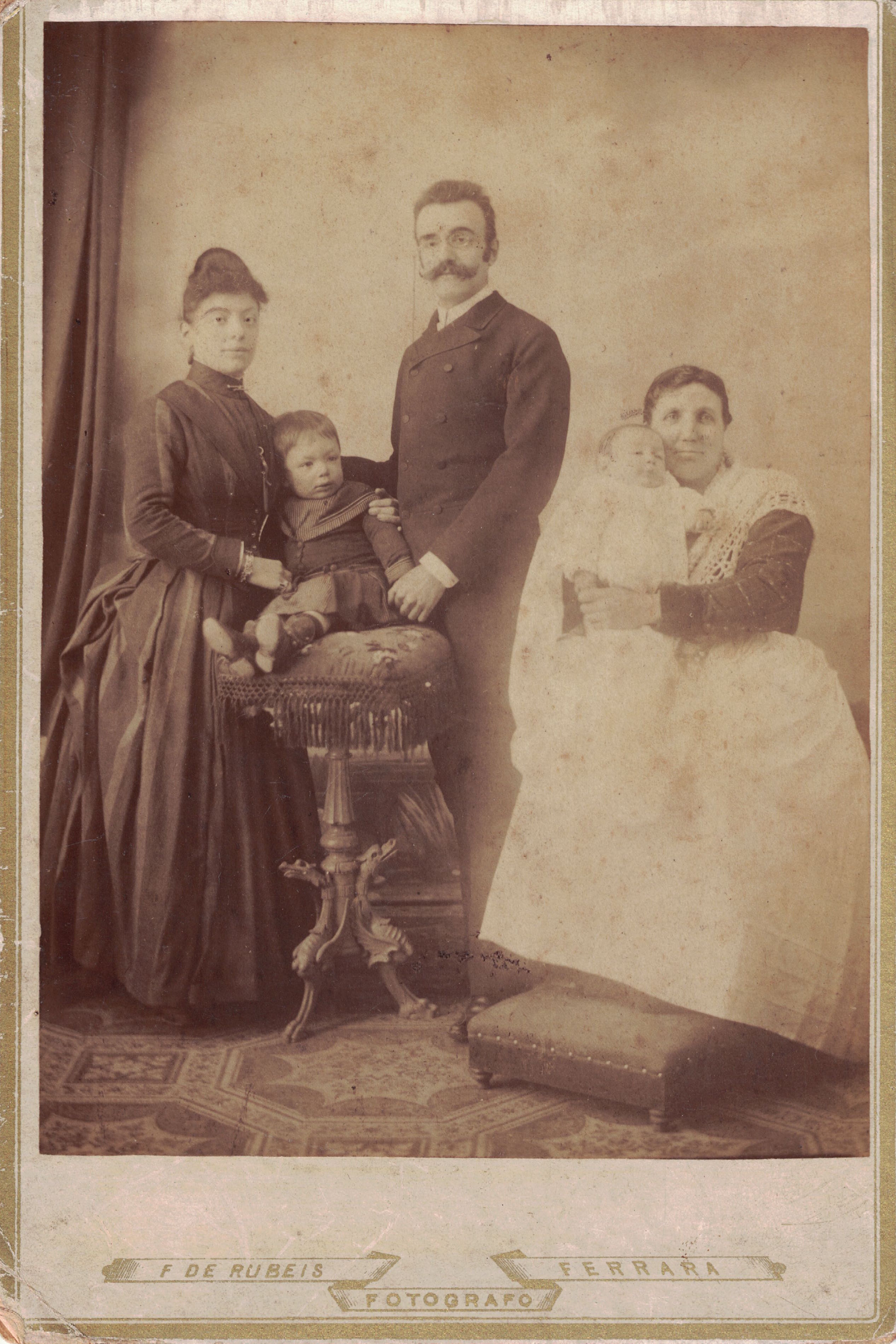 Carlo Bassani con i genitori Elide Anau ed Enrico Bassani